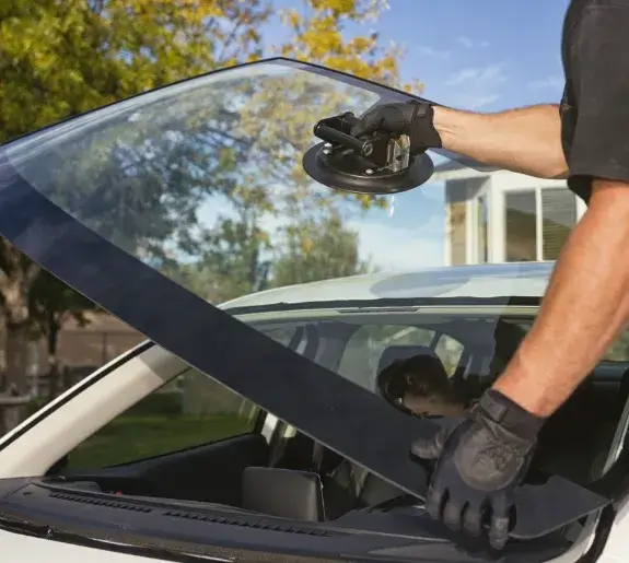Auto Glass Repair Service in Dubai
