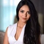 Kareena S.
