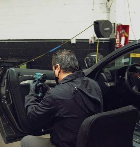 Front Driver Side Window Replacement Services in Abu Dhabi