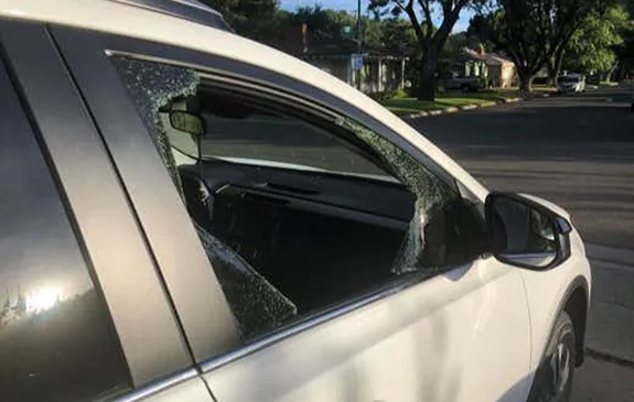 Creaked Front Passenger Window Glass Replacement Services Dubai